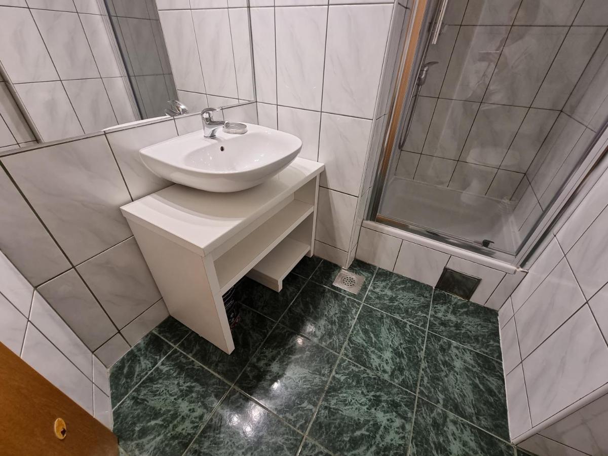 Zadar, The Florens - Near The With The New Pool & Garden, Bbq And Kids Playground Apartment *