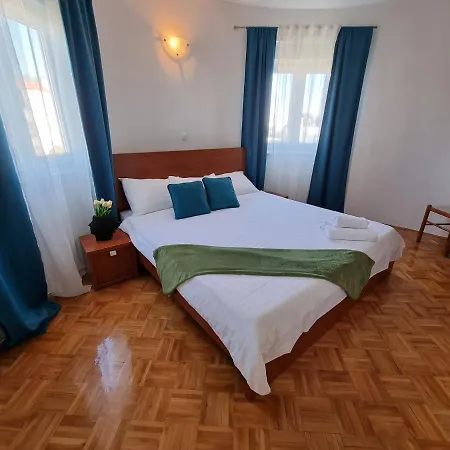 The Florens Residence Near The Beach With The Pool, Bbq And Kids Playground, Zadar Diklo Exterior photo