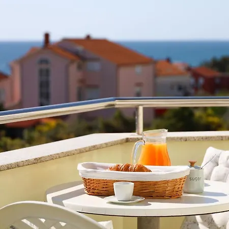The Florens Residence Near The Beach With The Pool, Bbq And Kids Playground, Zadar Diklo Exterior photo