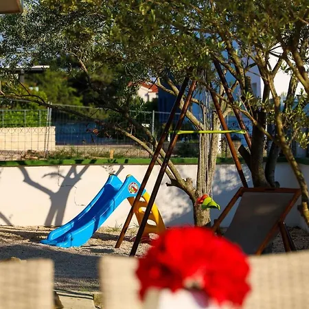The Florens Residence Near The Beach With The Pool, Bbq And Kids Playground, Zadar Diklo Exterior photo