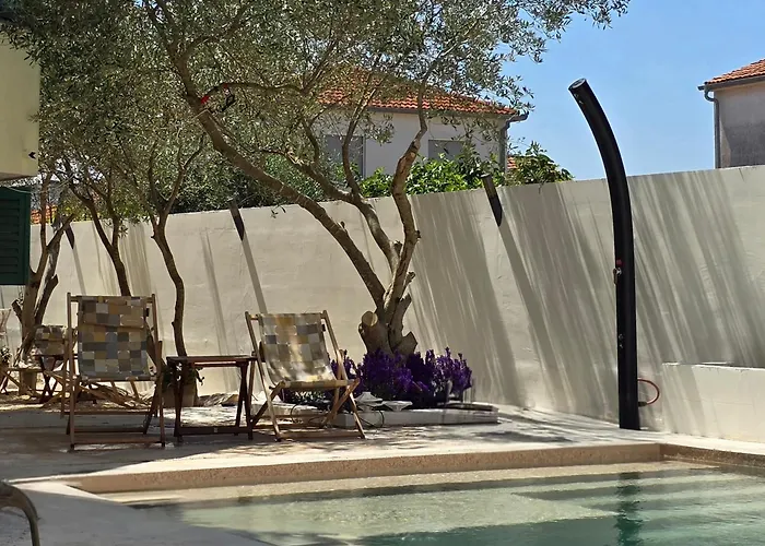 Zadar, The Florens Residence - Apartments Near The Beach With The New Pool & Garden, Bbq And Kids Playground