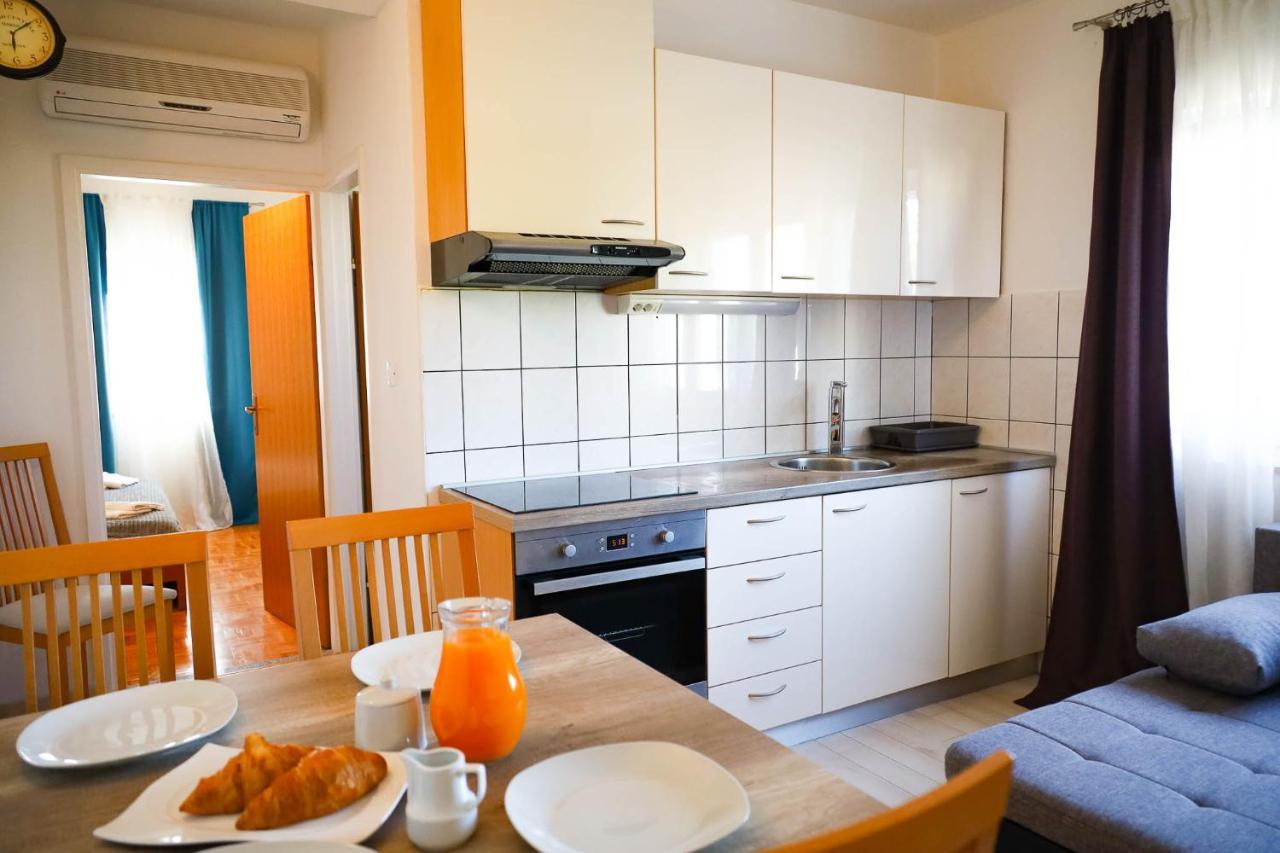 The Florens Near The With The Pool, Bbq And Kids Playground, Diklo Apartmán