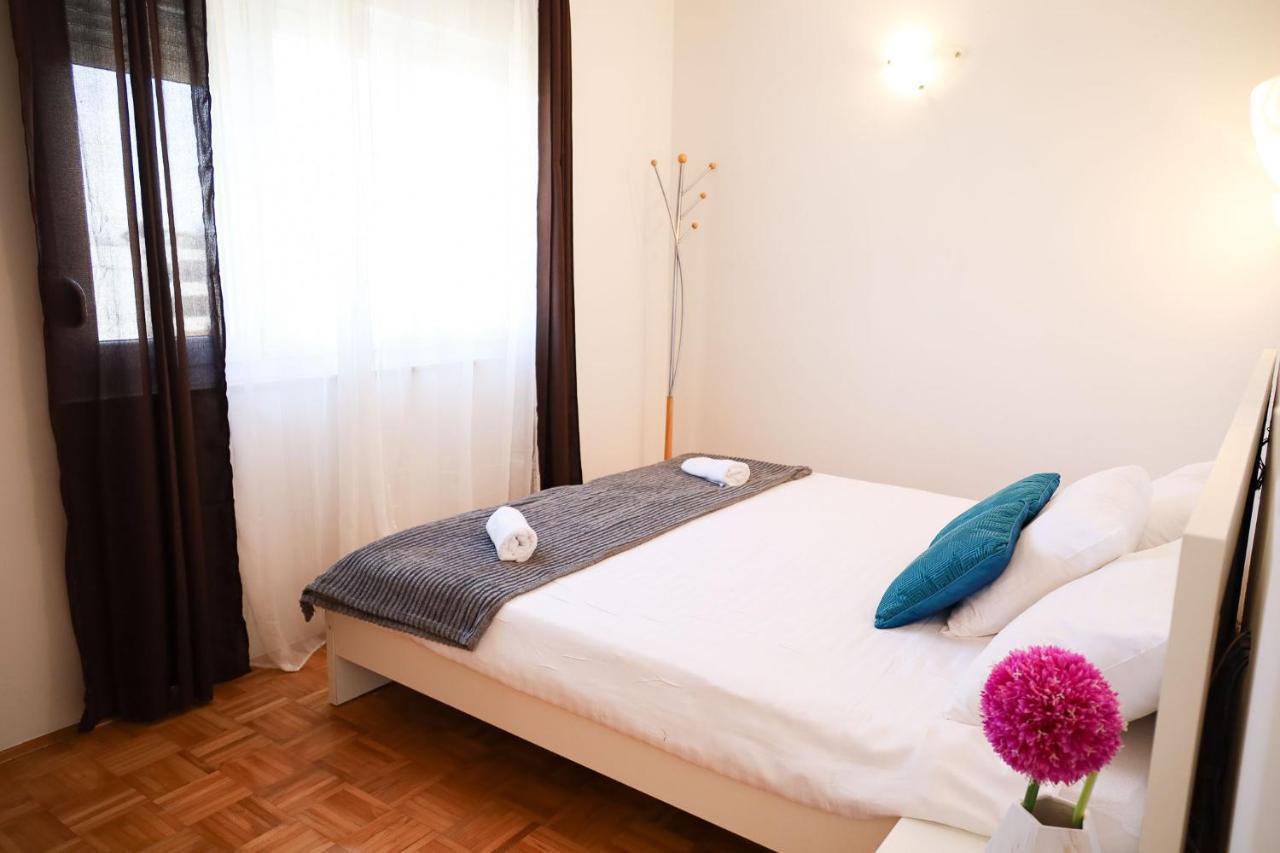 The Florens Near The With The Pool, Bbq And Kids Playground, Diklo Apartmán *