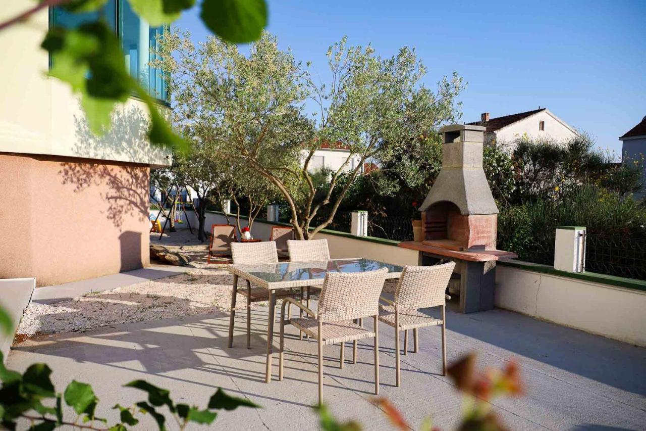 Apartmán The Florens Near The With The Pool, Bbq And Kids Playground, Diklo Zadar