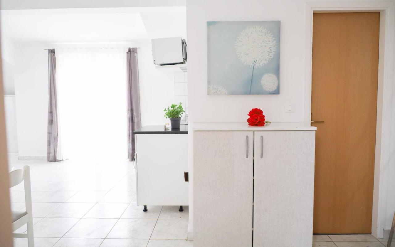 Zadar, The Florens - Near The With The New Pool & Garden, Bbq And Kids Playground Apartmán