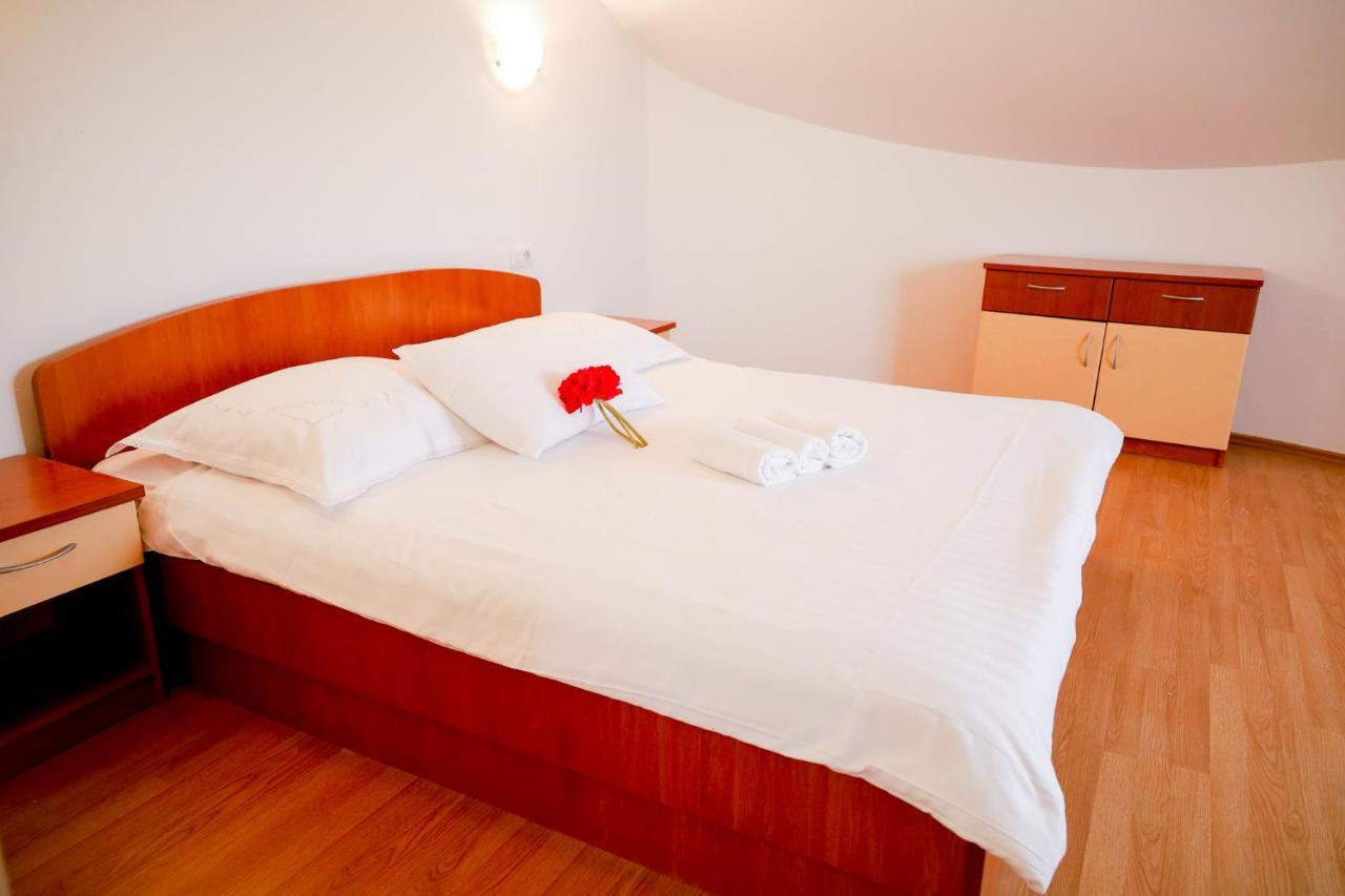 Zadar, The Florens - Near The With The New Pool & Garden, Bbq And Kids Playground *