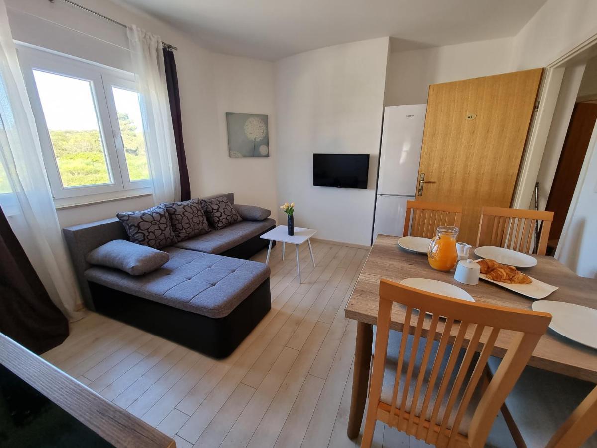 Apartmán The Florens Near The With The Pool, Bbq And Kids Playground, Diklo *
