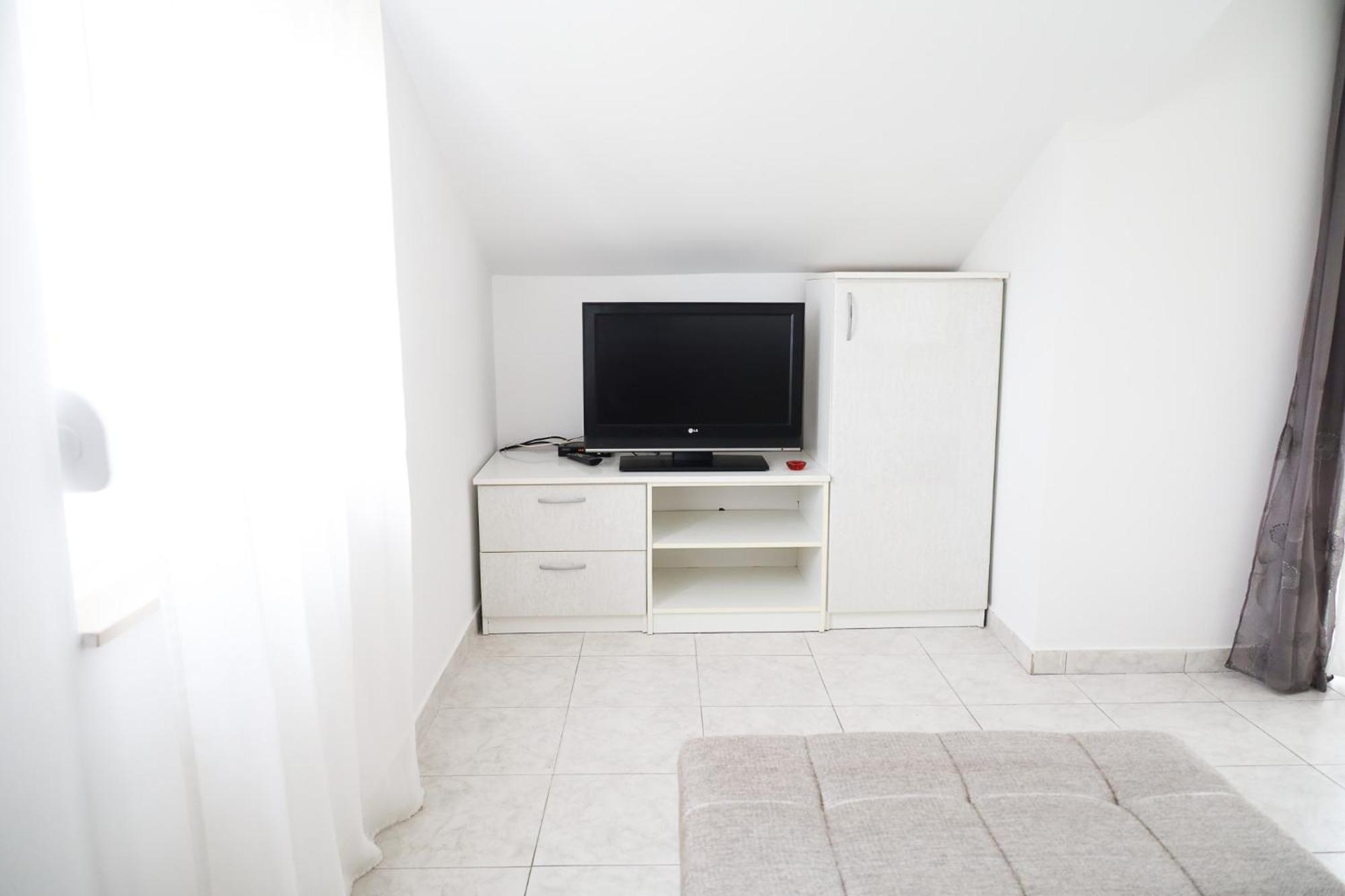 Zadar, The Florens - Near The With The New Pool & Garden, Bbq And Kids Playground Apartmán *