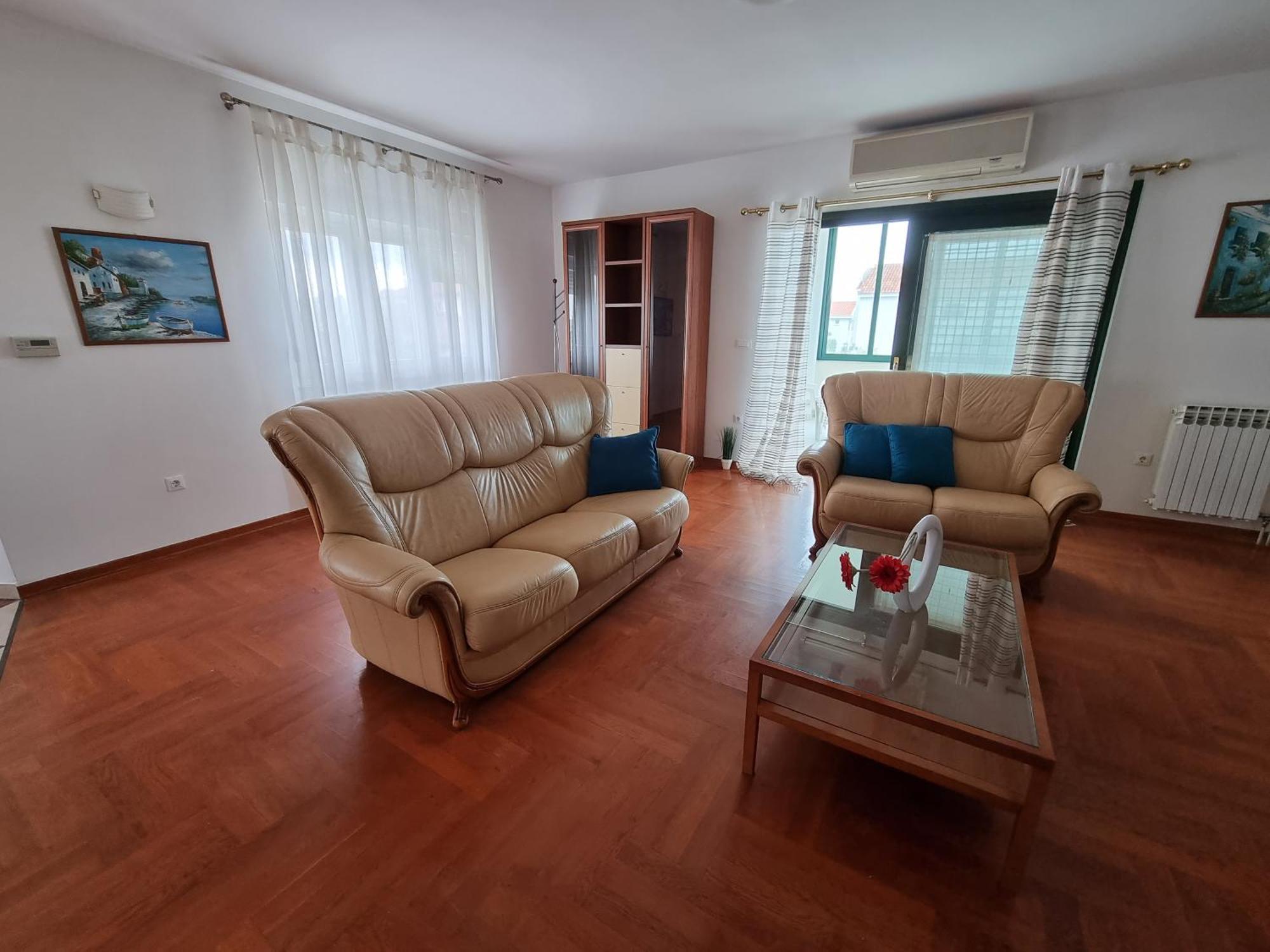 Apartmán The Florens Near The With The Pool, Bbq And Kids Playground, Diklo Zadar